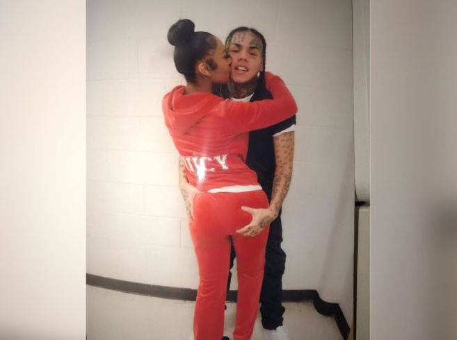 Tekashi 6ix9ine and Girlfriend Poses in First Photo From Prison