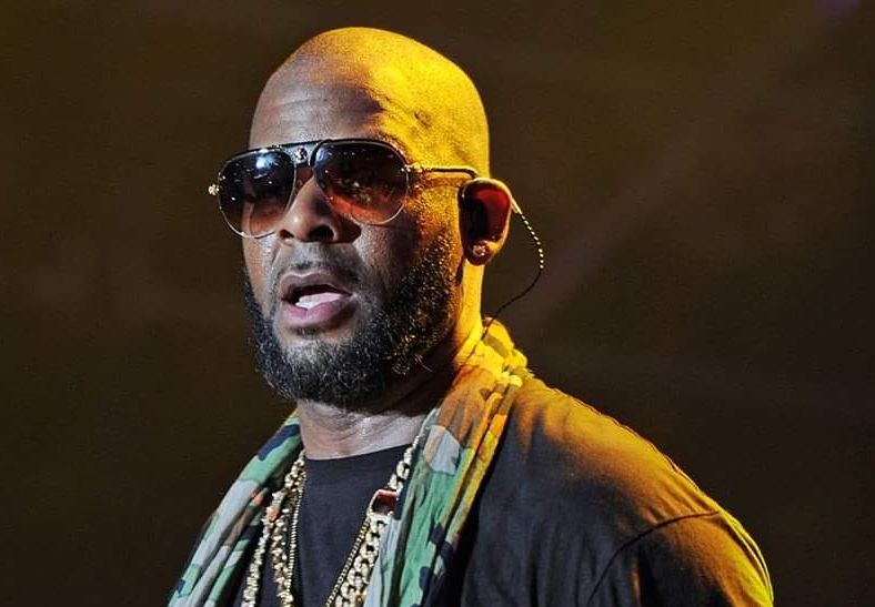 R.Kelly Go Away From Chicago Recording Studio