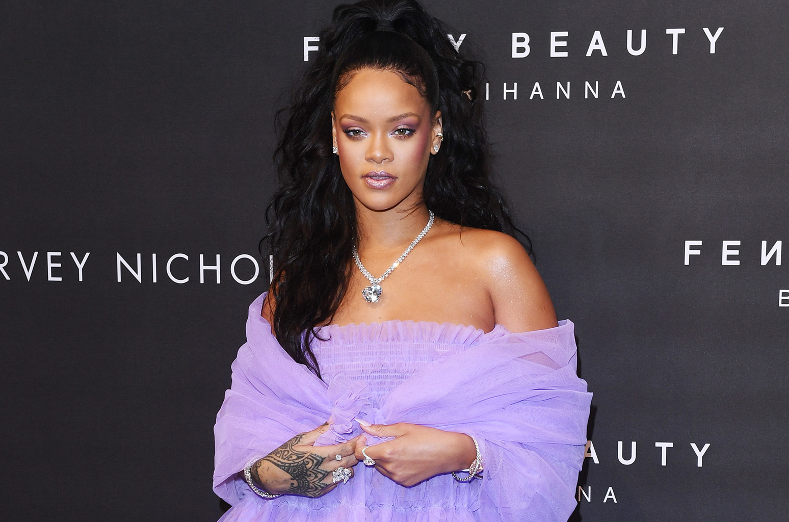 Rihanna ‘2019’ R9 Release Date Inspire Under December Albums