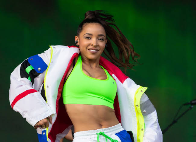 Tinashe Incorporates New Album “Song For You” With 6Lack – Listen To Touch & Go