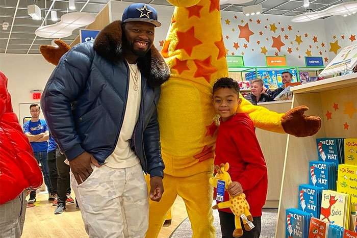 50 Cent Spends $100,000 for Sire’s Christmas at Toys R Us Shop