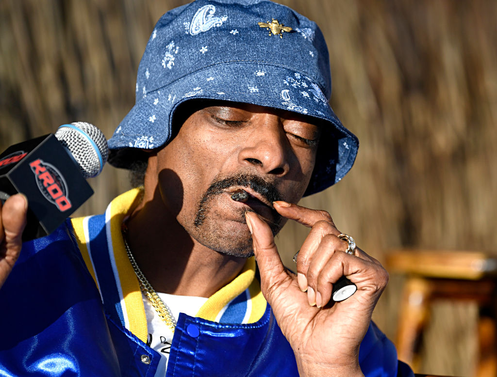 Snoop Dogg Gets Hypocrite For Working With Kanye West