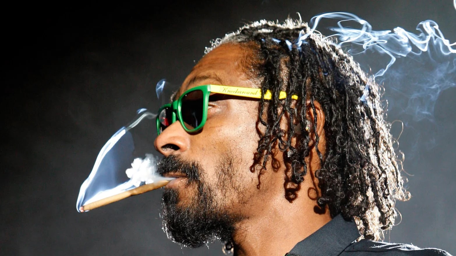 Snoop Dogg run Twitter