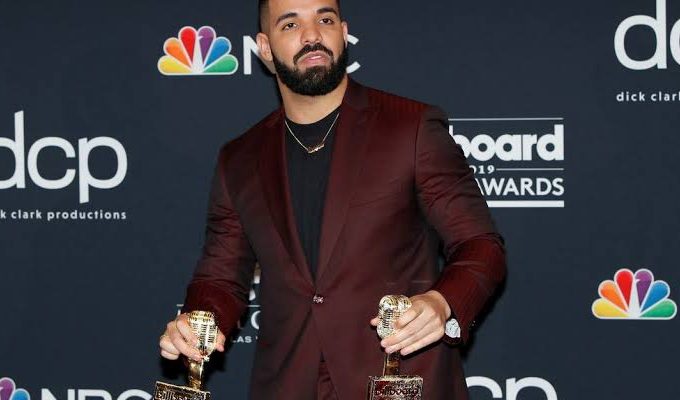 Drake and future Diamond certification for “life is good”