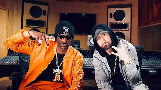 Eminem feature Snoop Dogg