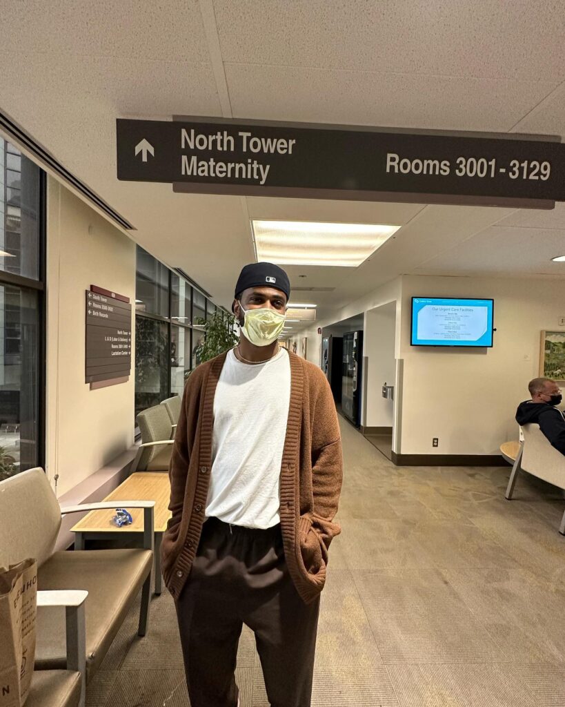 Big Sean in the hospital waiting for Jhené to deliver 