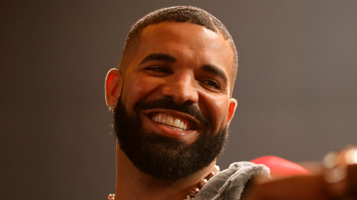 Drake Reveals he spent $10 Million for Diamond Chain