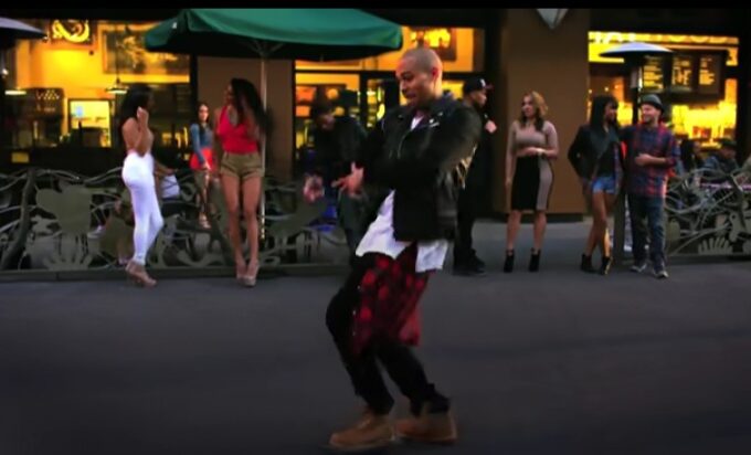 Chris Brown ‘Loyal’ Video In Billion Views