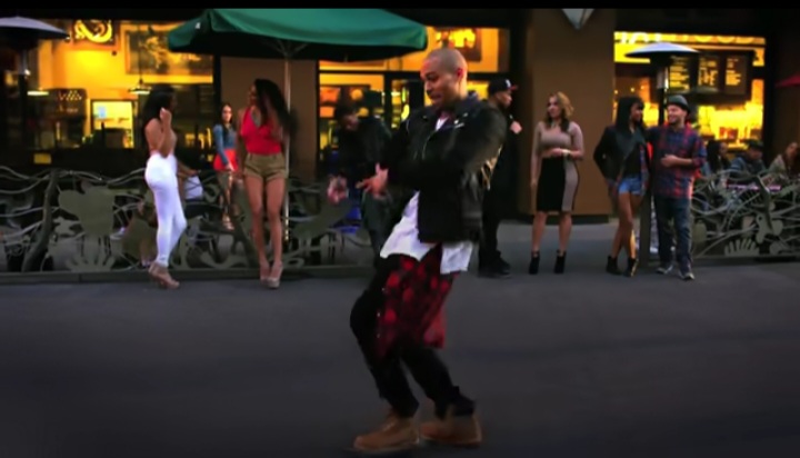 Watch Chris Brown ‘Loyal’ Video In Billion Views