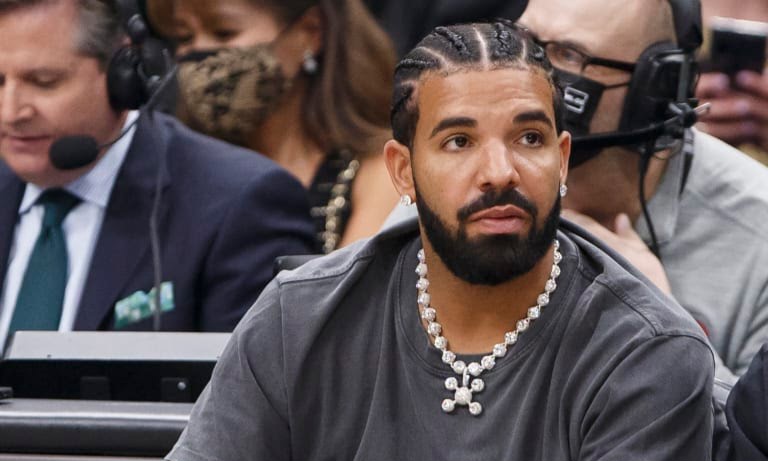 Drake Adds New Expensive Jewelry in His Jewel case