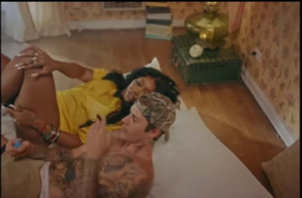 SZA ‘Snooze’ Music Video Starring Justin Bieber & More: Watch