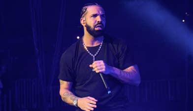 Fan Recieves Money From Drake's Tour In Las Vegas