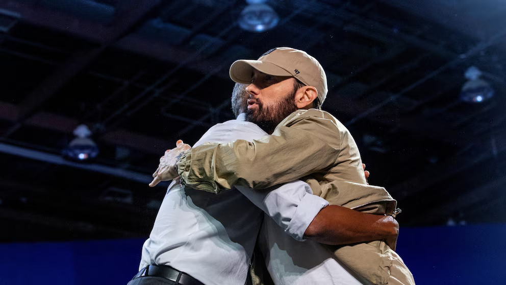 Obama Raps Eminem’s ‘Lose Yourself’ at Detroit Rally: Watch