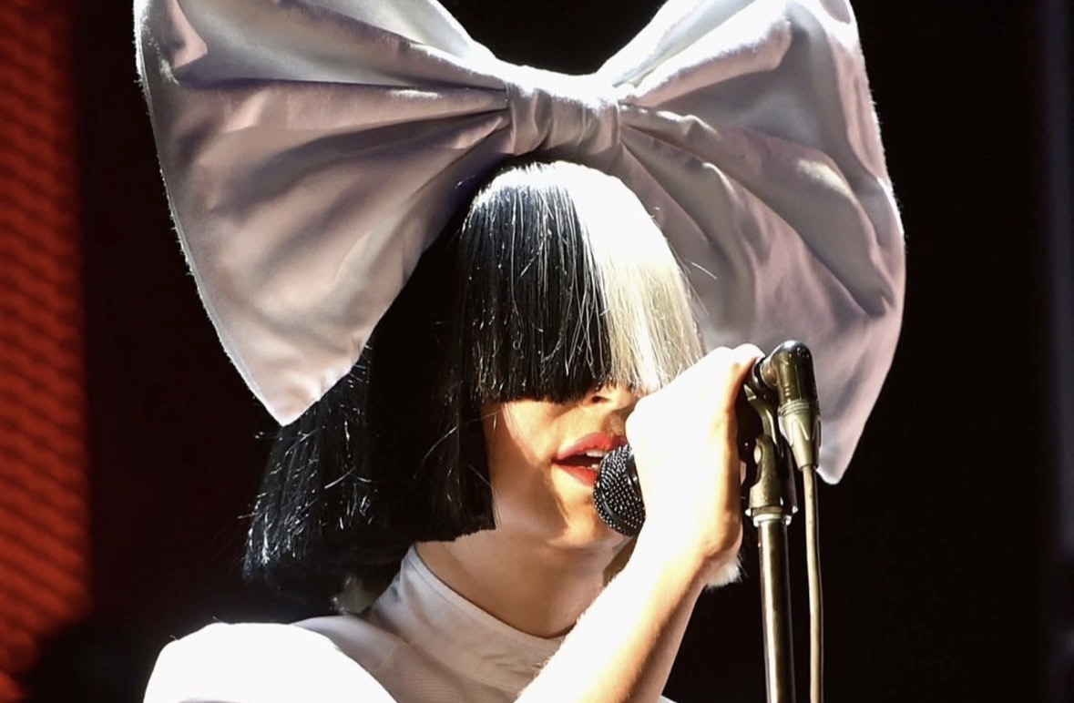 Sia: 10 Best Songs & 10 Best Features